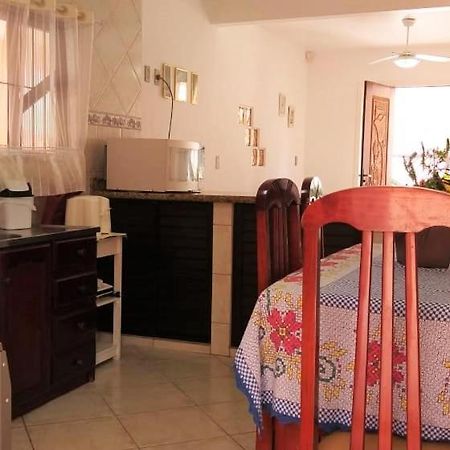Casa 02 Dorm Na Rua Salmao Villa Bombinhas Kültér fotó