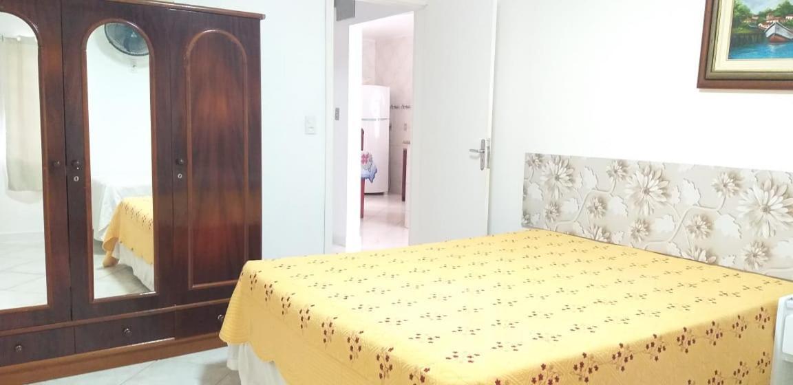 Casa 02 Dorm Na Rua Salmao Villa Bombinhas Kültér fotó
