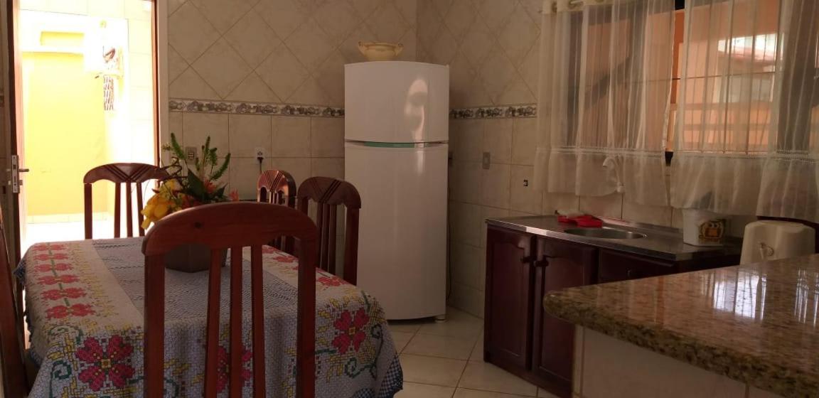 Casa 02 Dorm Na Rua Salmao Villa Bombinhas Kültér fotó