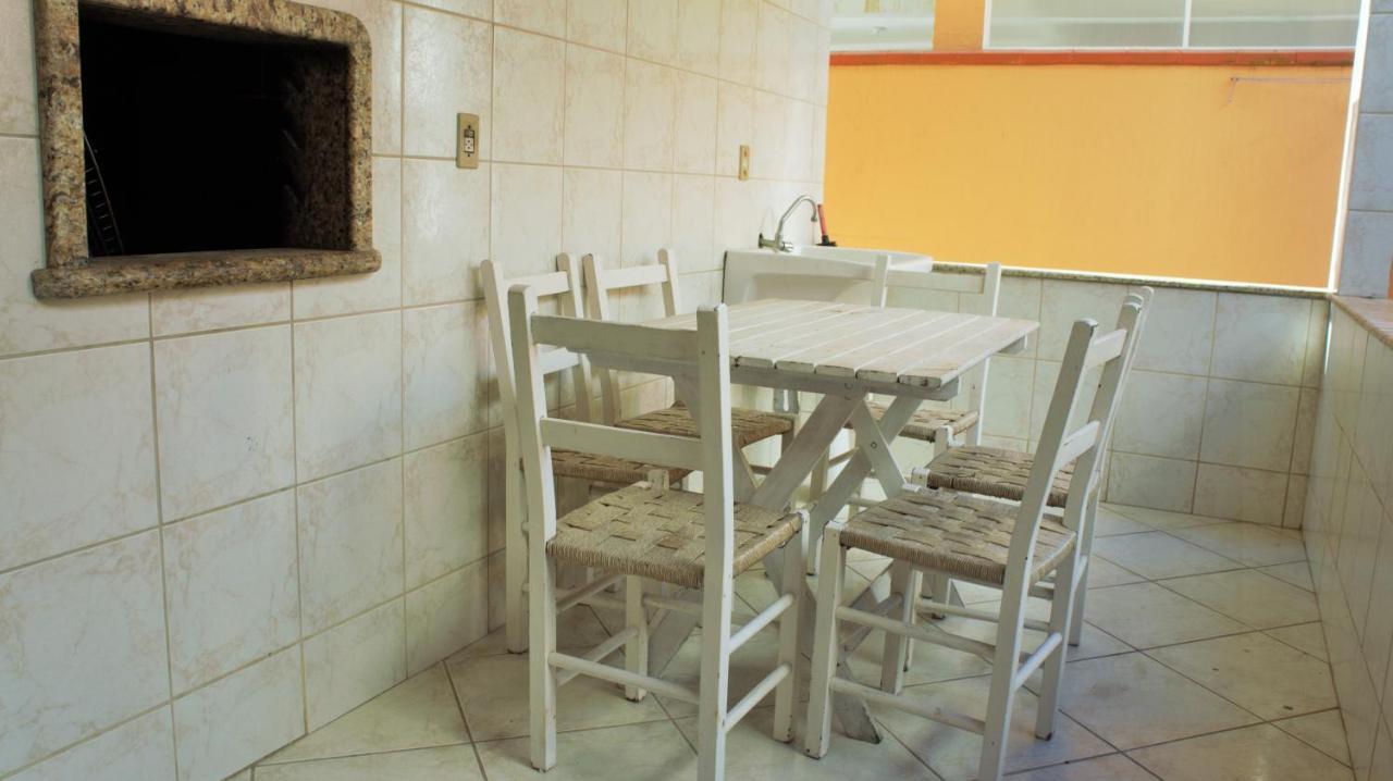 Casa 02 Dorm Na Rua Salmao Villa Bombinhas Kültér fotó
